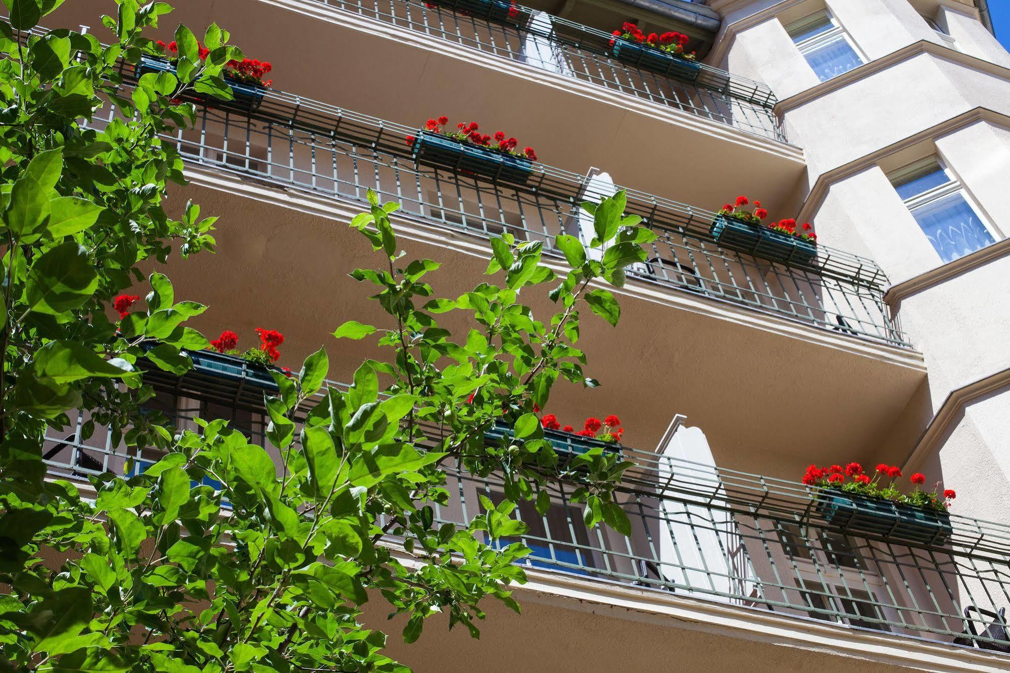 Hotel & Apartments Zarenhof Berlin Prenzlauer Berg Exterior photo